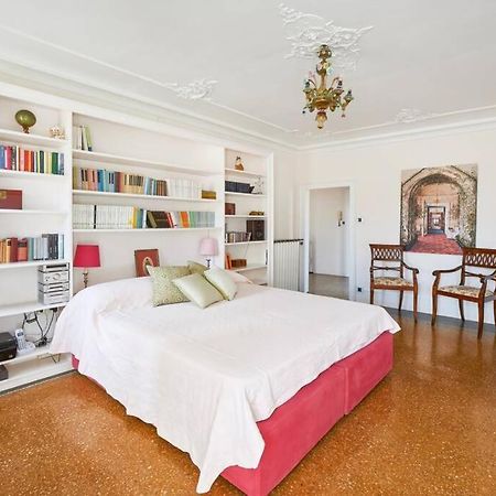Ca' Fenice, Charming Apartment In San Marco, Sleep 7 Venesia Bagian luar foto
