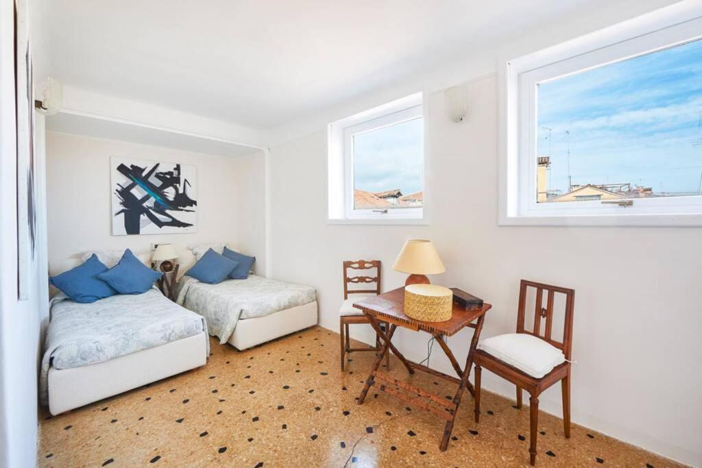 Ca' Fenice, Charming Apartment In San Marco, Sleep 7 Venesia Bagian luar foto