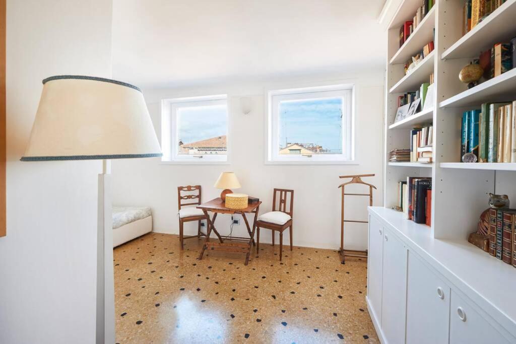 Ca' Fenice, Charming Apartment In San Marco, Sleep 7 Venesia Bagian luar foto