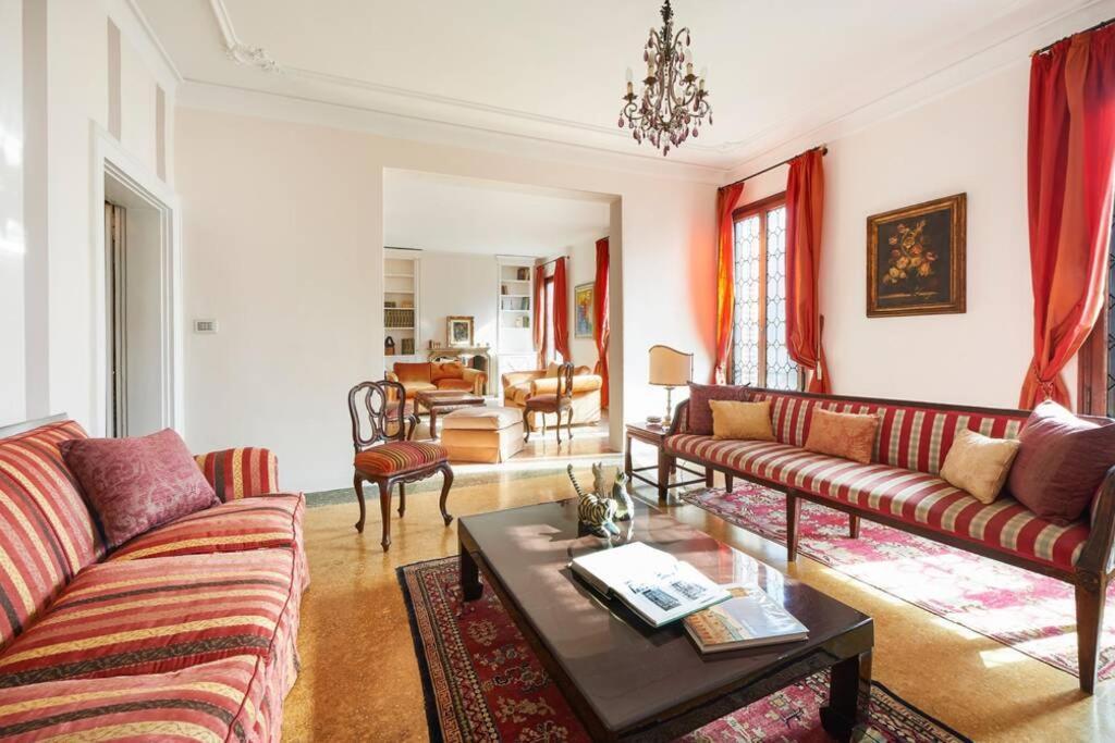 Ca' Fenice, Charming Apartment In San Marco, Sleep 7 Venesia Bagian luar foto