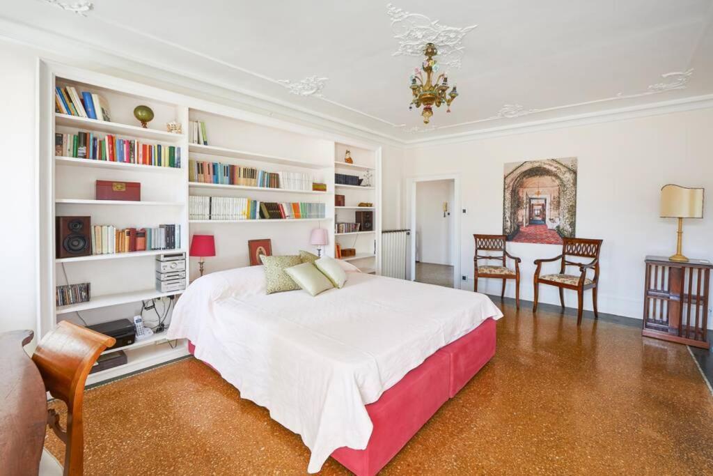 Ca' Fenice, Charming Apartment In San Marco, Sleep 7 Venesia Bagian luar foto