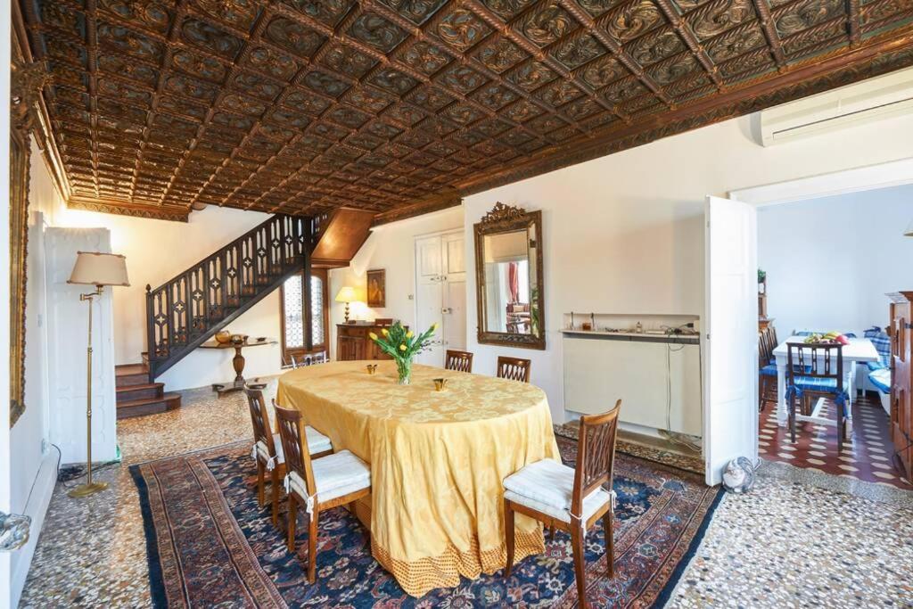 Ca' Fenice, Charming Apartment In San Marco, Sleep 7 Venesia Bagian luar foto