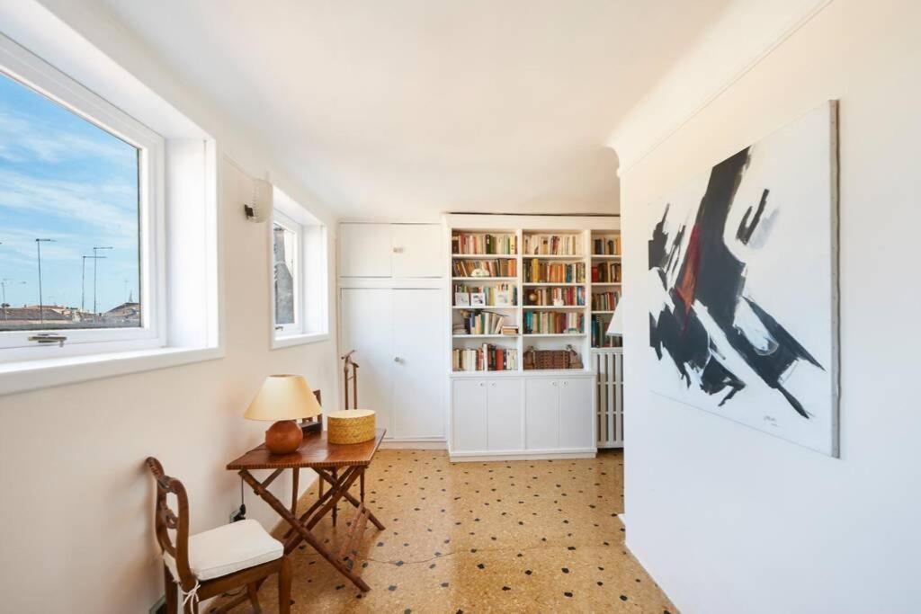 Ca' Fenice, Charming Apartment In San Marco, Sleep 7 Venesia Bagian luar foto